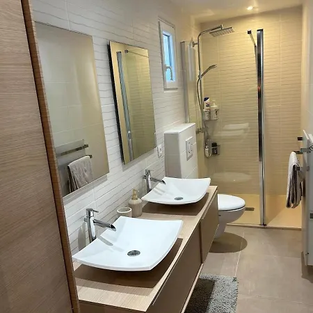 Ali Avec Piscine Et Jacuzzi A450m Du La 3chambres 2sdb * لا سيوتا