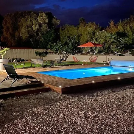 Dom wakacyjny Ali Avec Piscine Et Jacuzzi A450m Du La Mer!